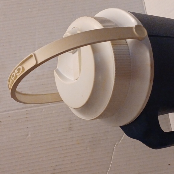 4/$40 Large Water/Liquid Cooler With 2 Handles & Spout - Picture 4 of 8